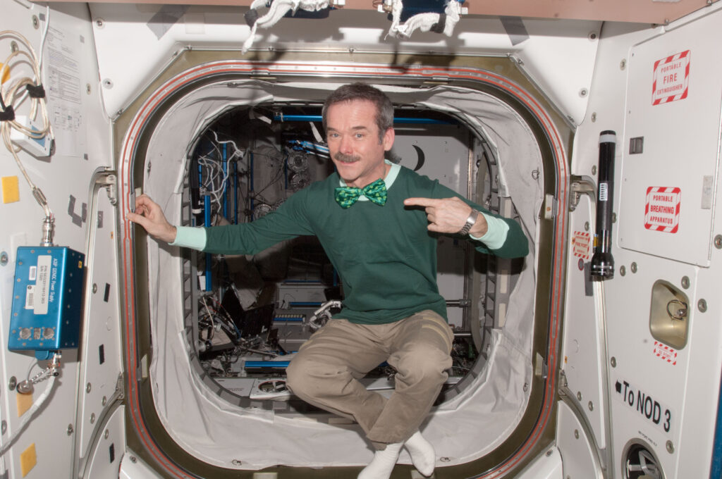 Chris_Hadfield_in_the_Space_Station_on_Saint_Patrick's_Day